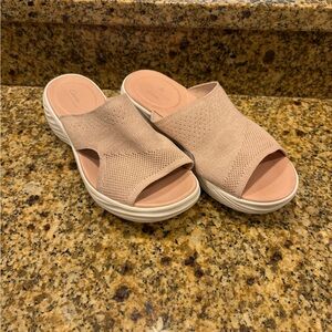 Clarks CloudSteppers Marin Coral slide sandal light pink knit size 7.5 sport